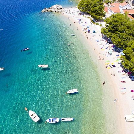 Apartments By The Sea Brela, Makarska - 16065 ภายนอก รูปภาพ