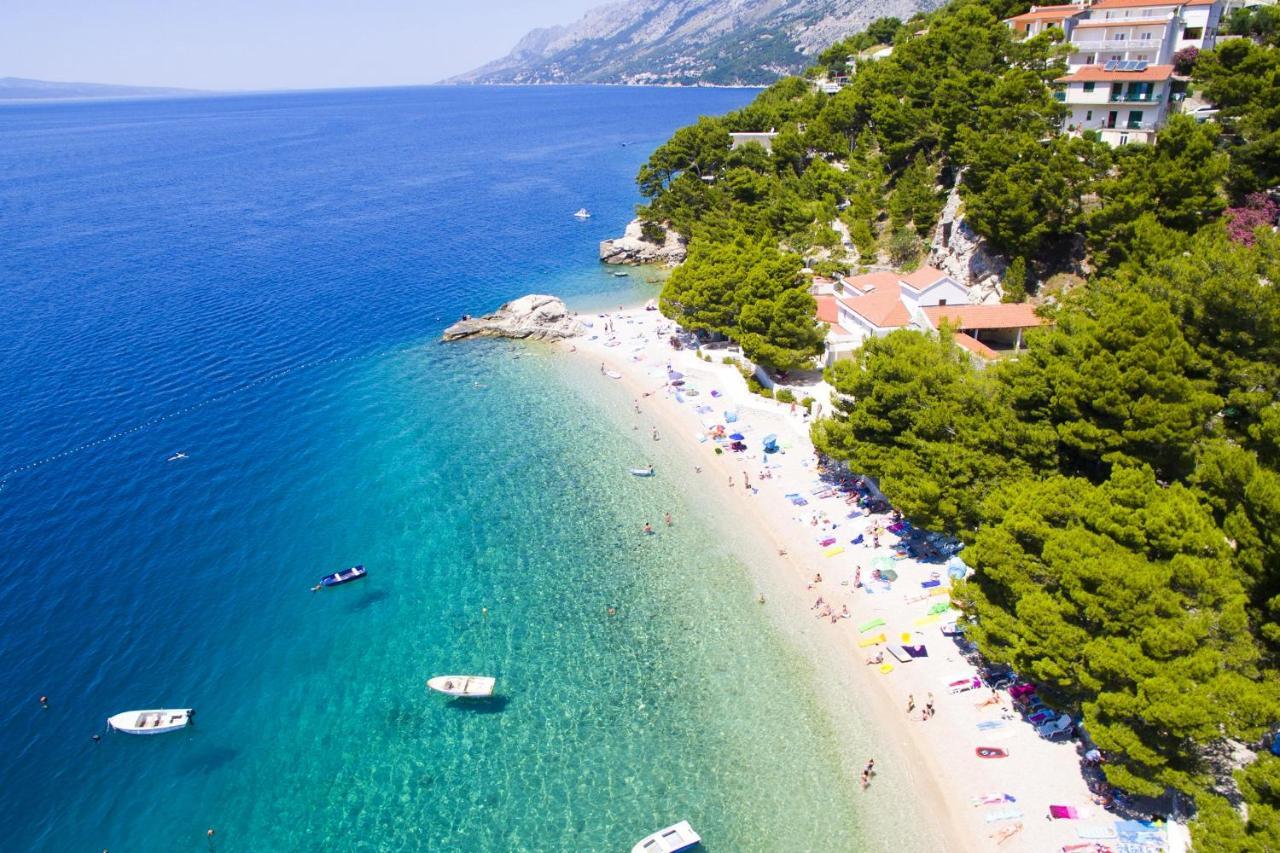 Apartments By The Sea Brela, Makarska - 16065 ภายนอก รูปภาพ