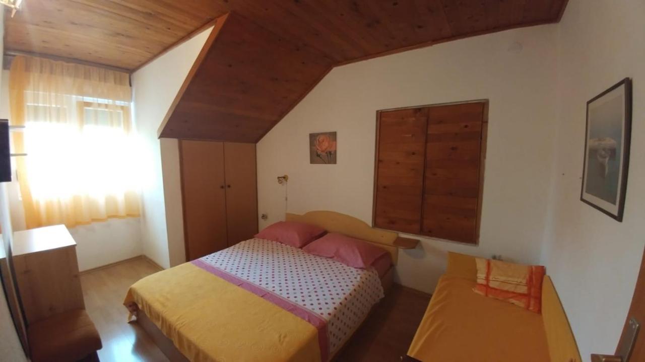 Apartments By The Sea Brela, Makarska - 16065 ภายนอก รูปภาพ