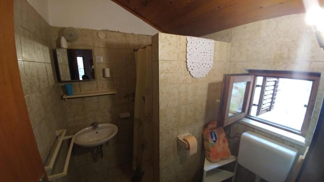 Apartments By The Sea Brela, Makarska - 16065 ภายนอก รูปภาพ