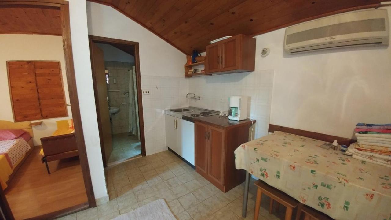Apartments By The Sea Brela, Makarska - 16065 ภายนอก รูปภาพ